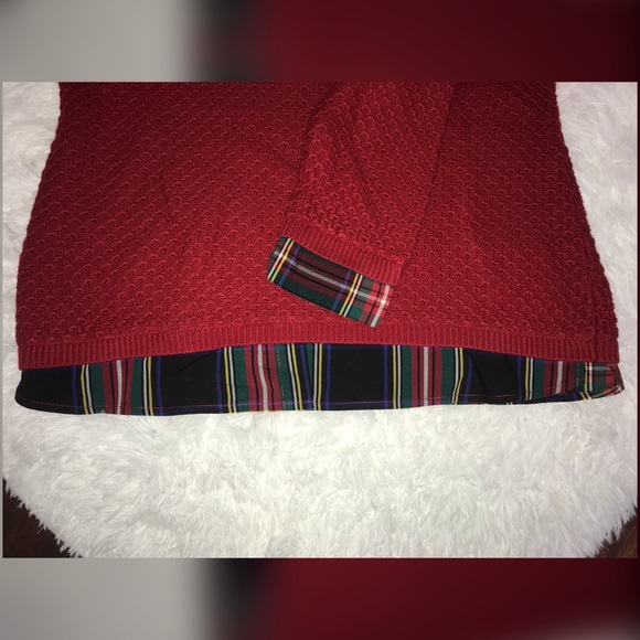 Red sweater. - Picture 2 of 8